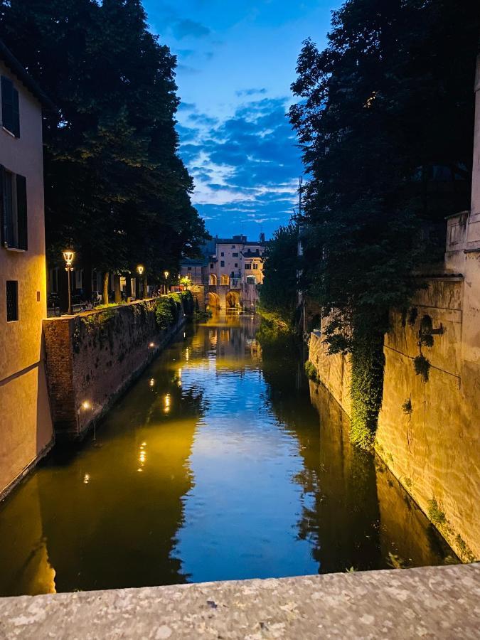 Il Salotto Sul Rio Apartment Mantova Exterior photo